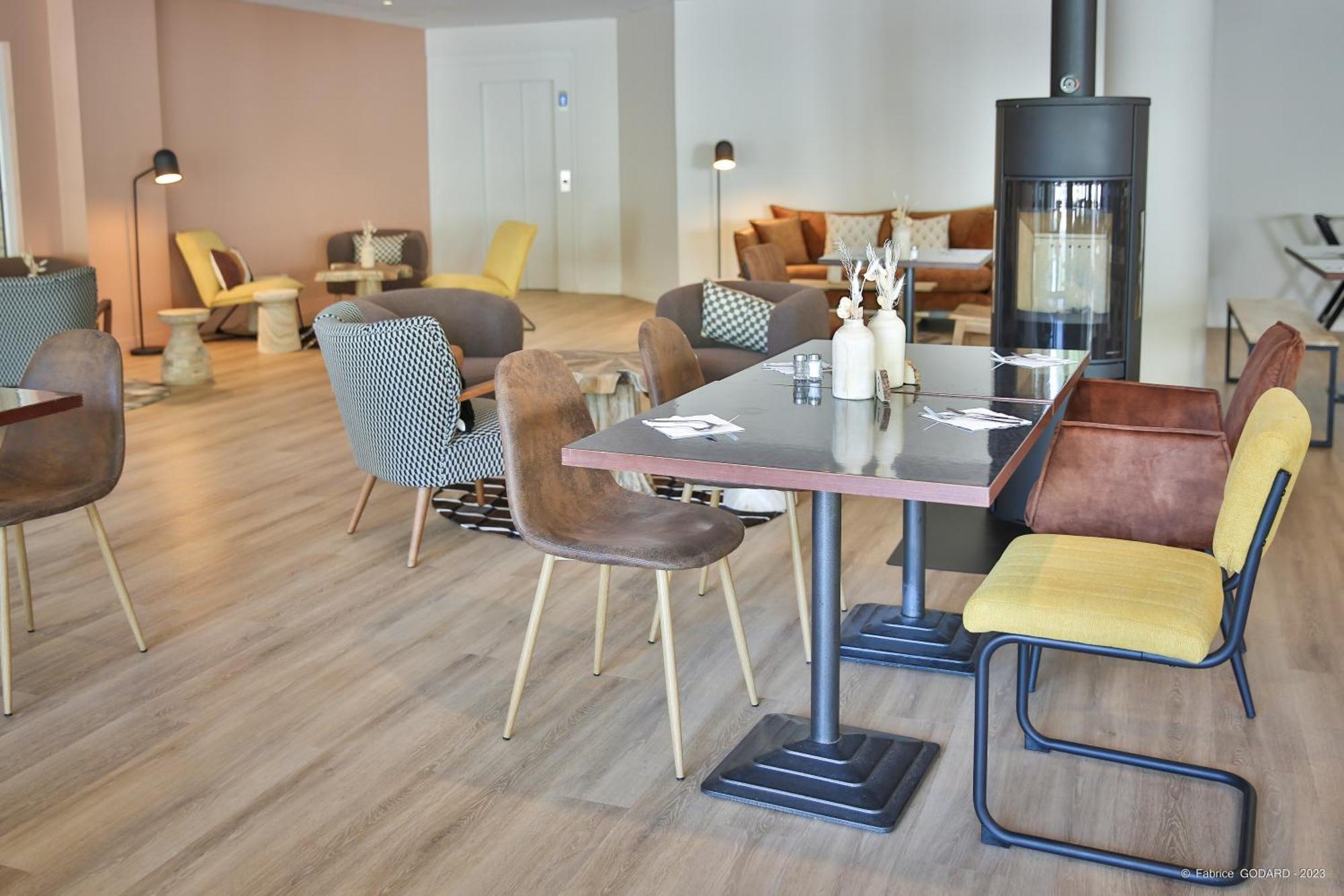 Hotel Le Refuge Des Sources Дин Ле Бен Екстериор снимка