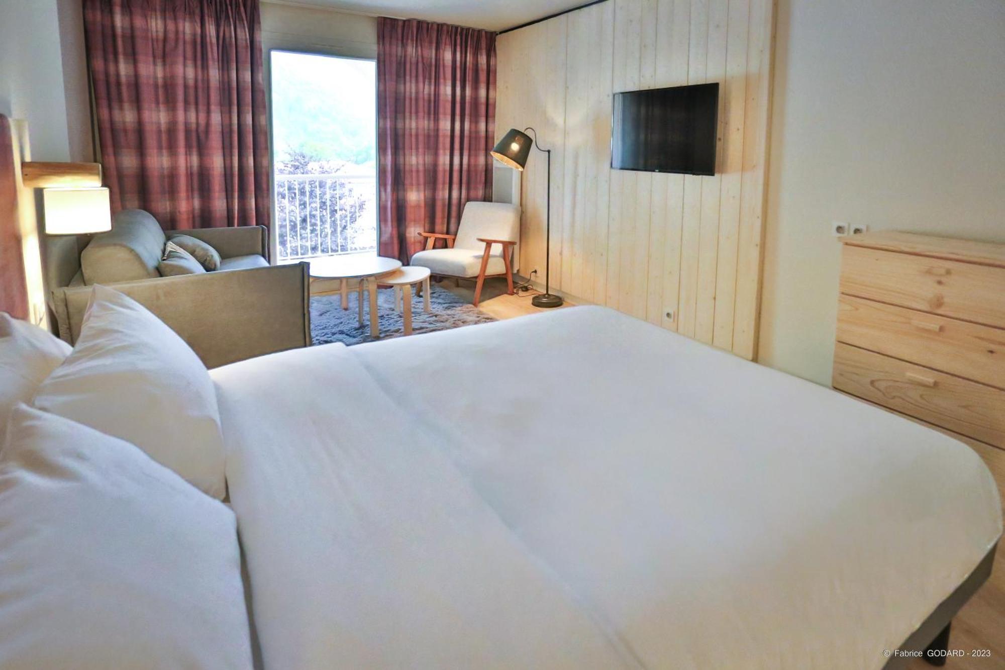 Hotel Le Refuge Des Sources Дин Ле Бен Екстериор снимка